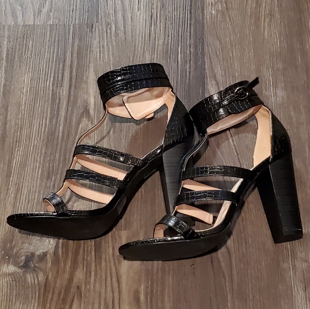 Black Print Sandel Heels